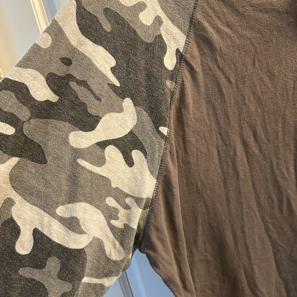 Camo Top - Picture 3 of 3